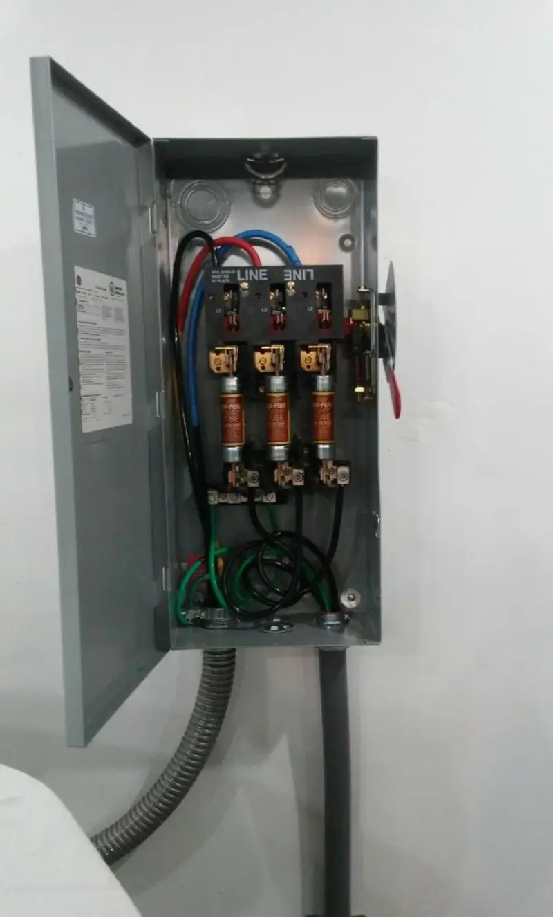 Three-phase disconnect switch installed for Smoke Detector Installation in Fruit Hill